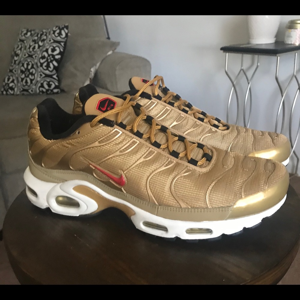 🚩Sold🚩🔥Nike Air Max Plus QS “Metallic Gold”🔥
